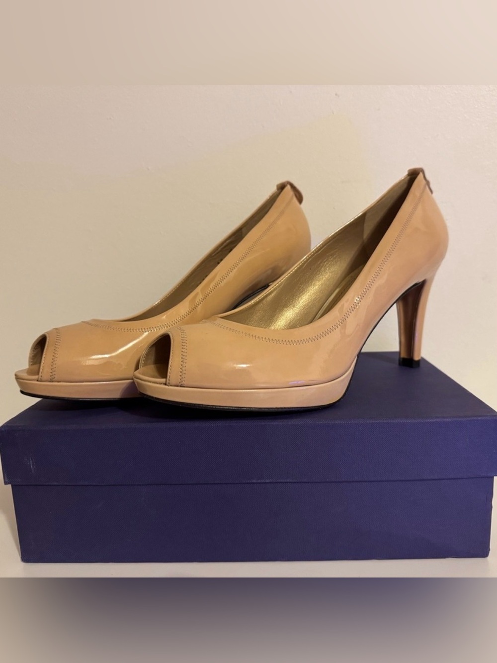 Stuart Weitzman Adobe Aniline Tan Patent Plainfield Peep Toe Pump Heels Size 10
